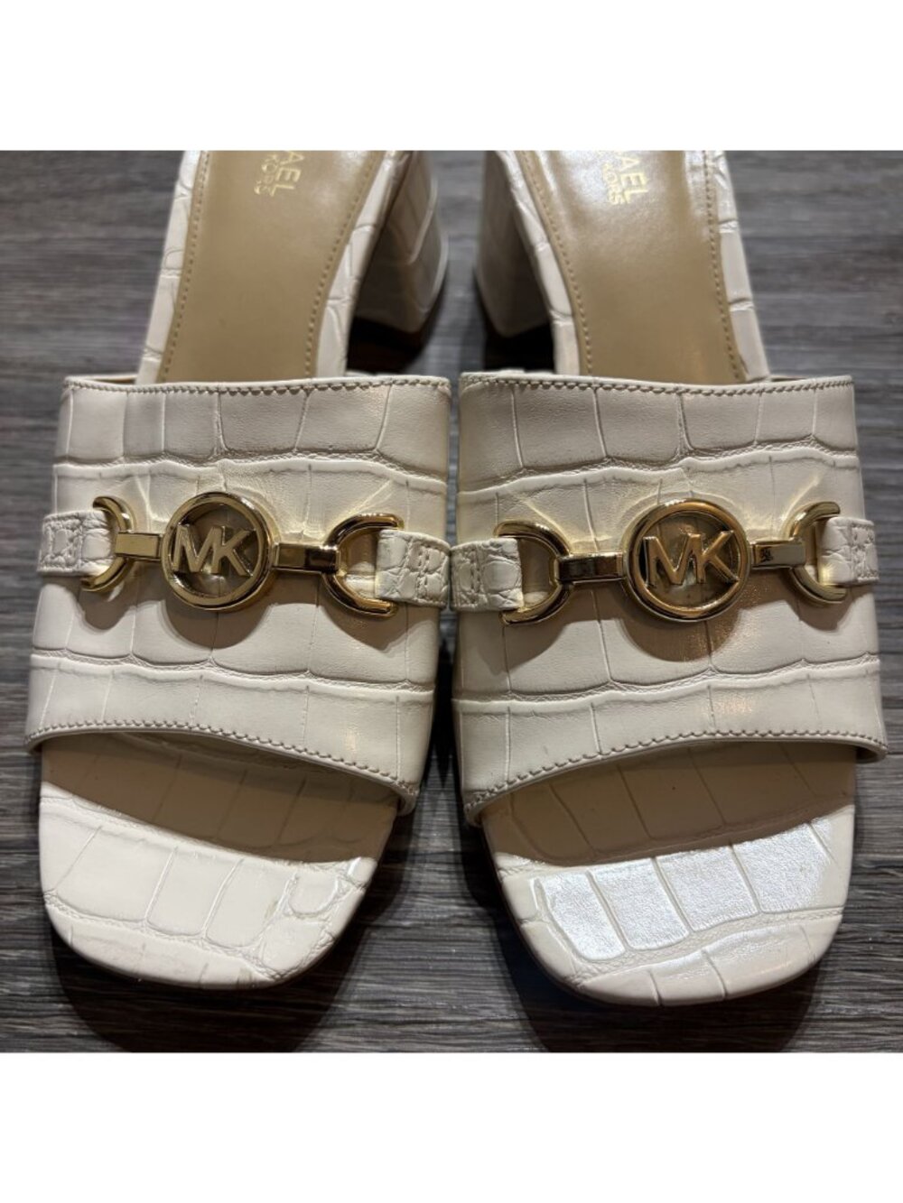 Michael Kors Size 7 Cream Croc Embossed Block Heel Slide Sandals Gold Hardware - Picture 9 of 12